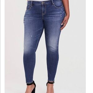 Torrid MidRise Skinny Jean Med Wash Vint Stretch